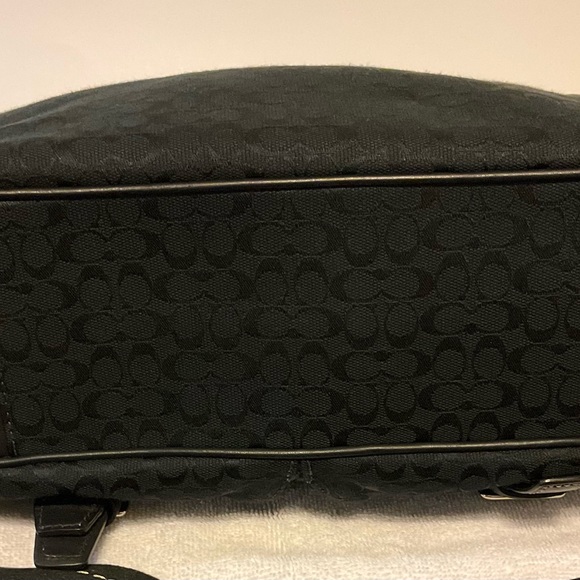 Coach Voyager Messenger Bag - Picture 5 of 8